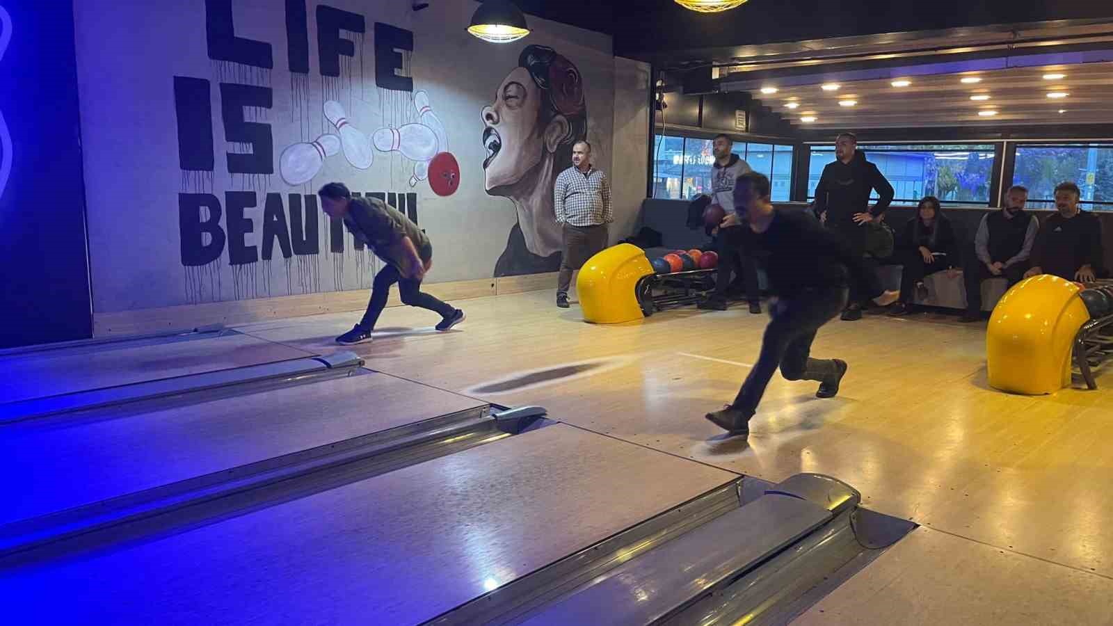 Öğretmenler bowling oynadı