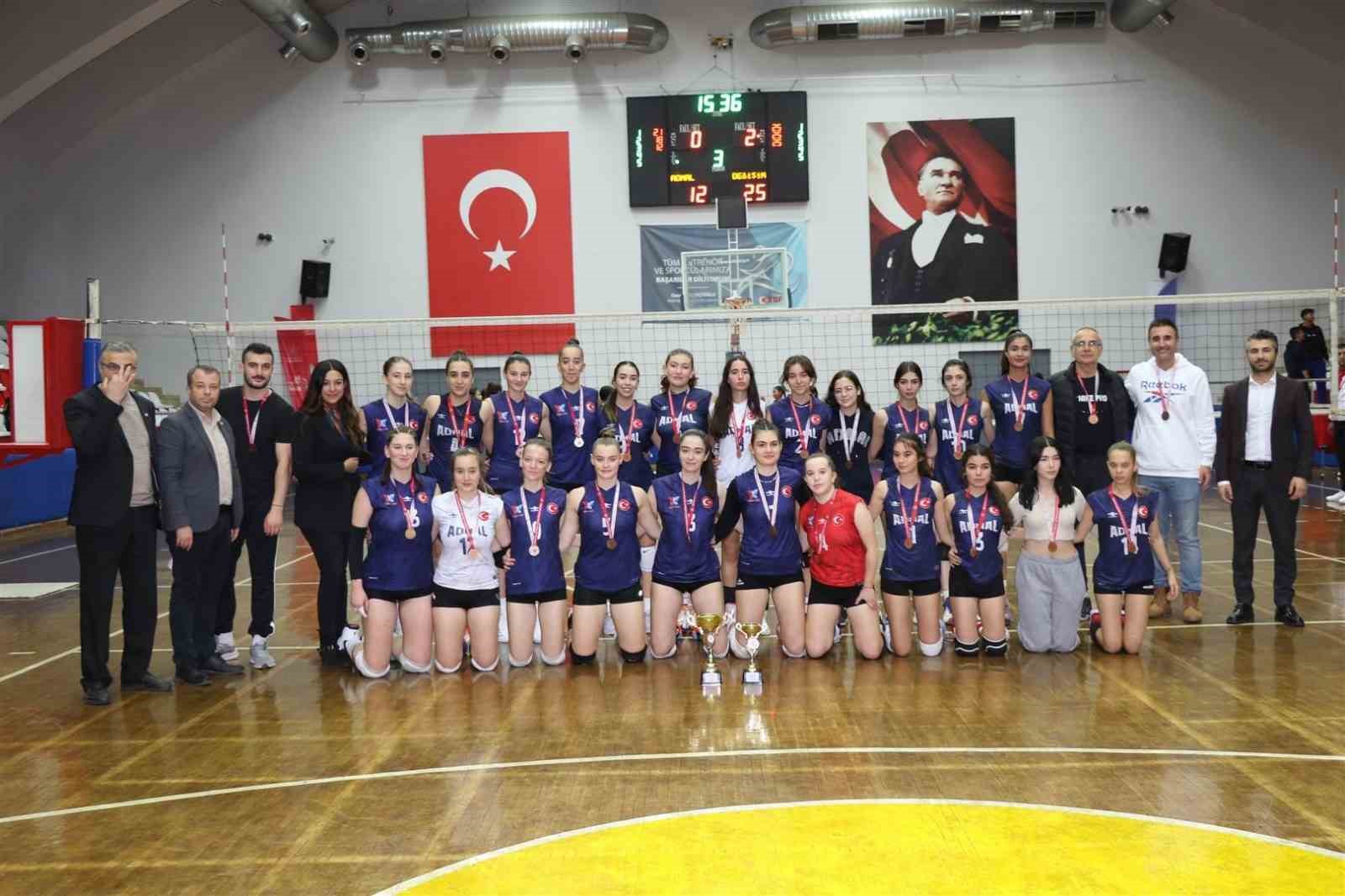 Aydın’da Okul Sporları Voleybol Turnuvası tamamlandı