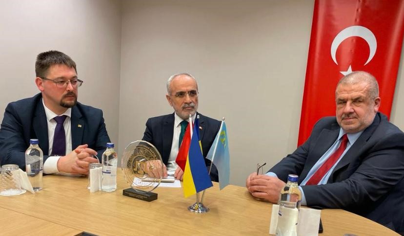 Cumhurbaşkanı Başdanışmanı Topçu, Dünya Kırım Tatar Kongresi Başkanı Çubarov ile görüştü