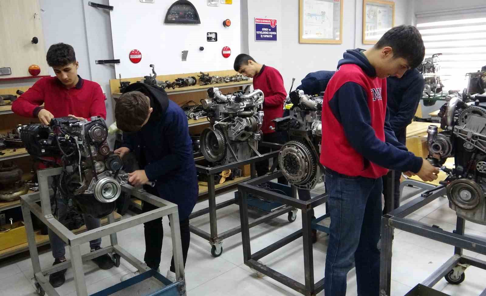 Bölgedeki okulların malzeme ihtiyacı Van’daki meslek lisesi tarafından karşılanıyor