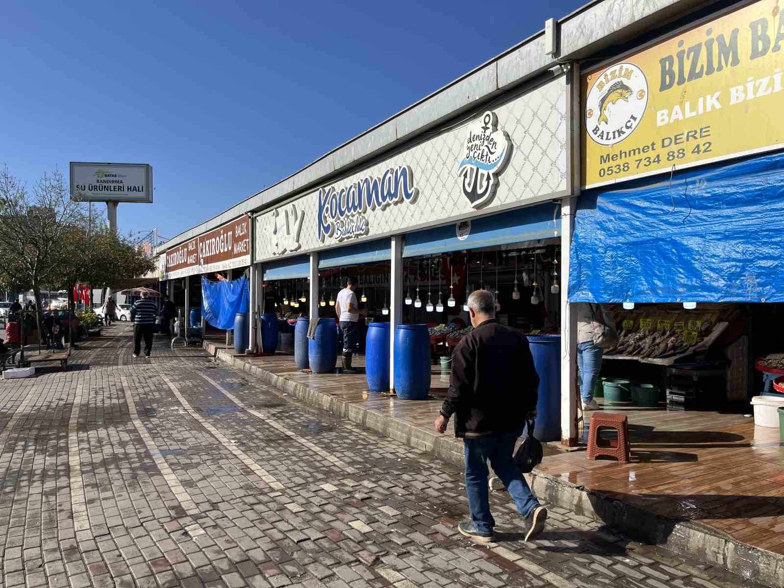 Marmara Denizi’ndeki fırtına hamsi fiyatlarını vurdu