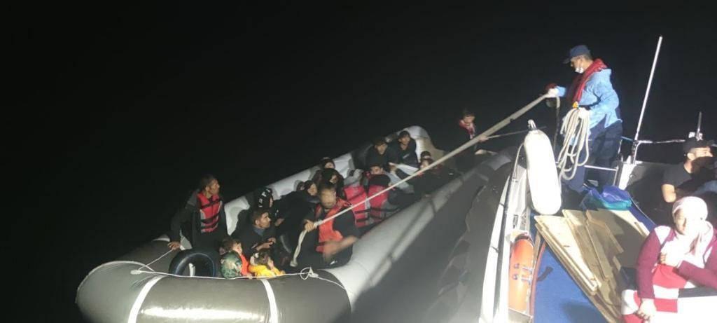 Yunanistan'ın ölüme ittiği 77 göçmen daha kurtarıldı