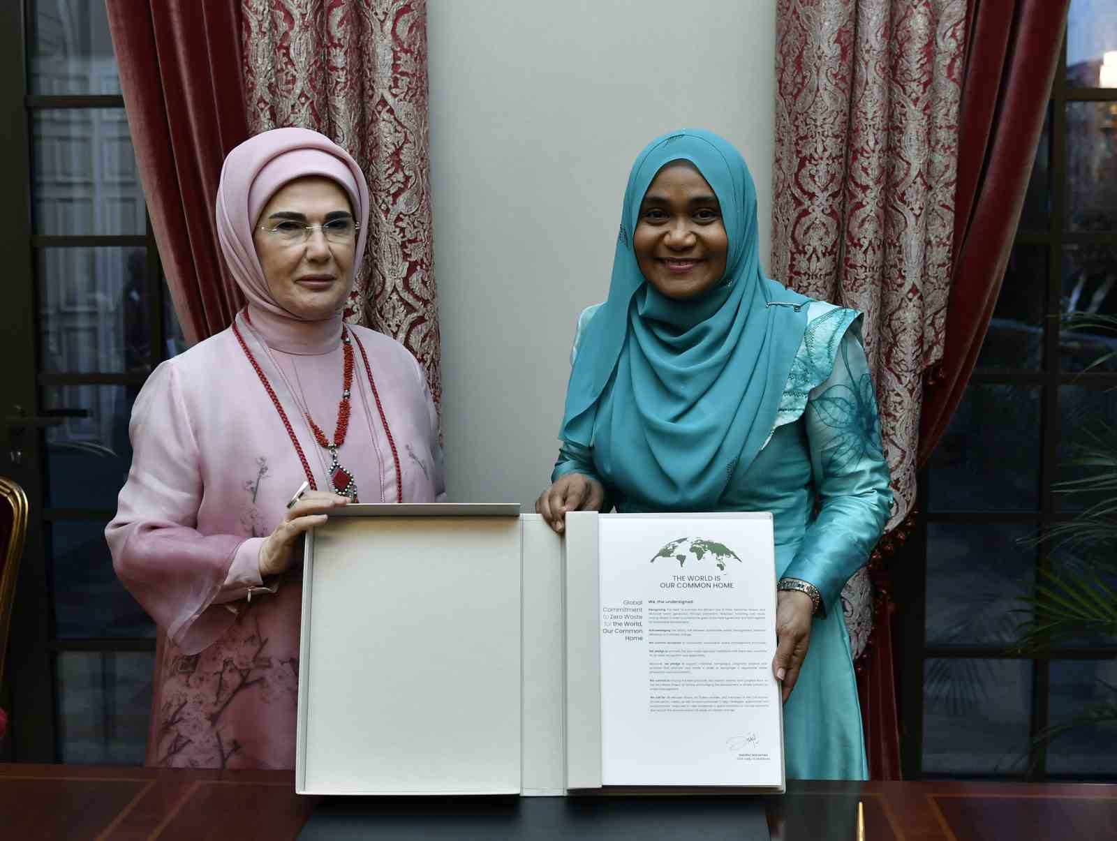 Emine Erdoğan, Maldivler Cumhurbaşkanı Muizzu’nun eşi Sajidha Mohamed ile görüştü