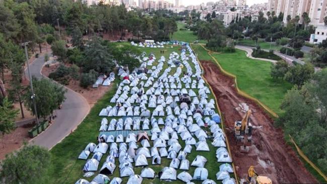 Savaşta yakınlarını kaybeden İsrailliler Netanyahu'nun istifası için çadır kurdu