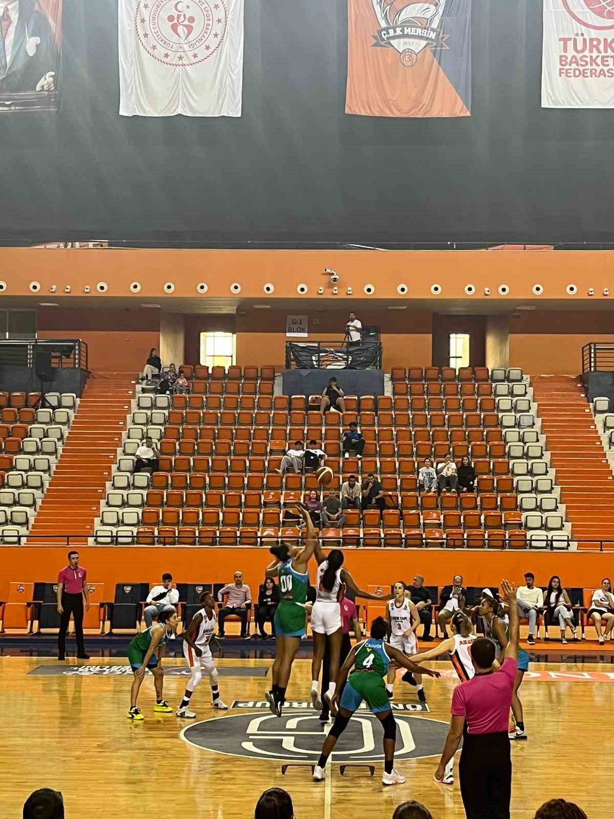 İzmitli sporcular sahadan galip ayrıldı