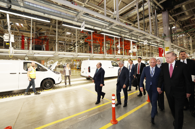 Cumhurbaşkanı Erdoğan Ford Otosan açılışında: Geleceğin fabrikası unvanını hak ediyor