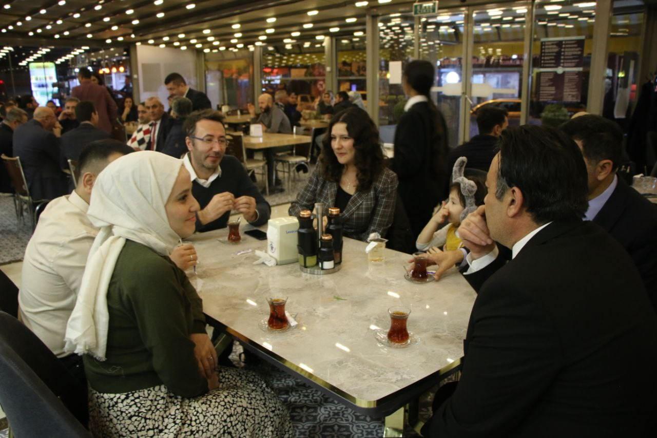 Kayseri'de depremzede öğretmenler yemekte buluştu