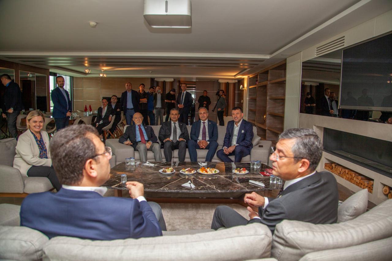 CHP Genel Başkanı Özgür Özel ziyaretlerine İmamoğlu ile başladı