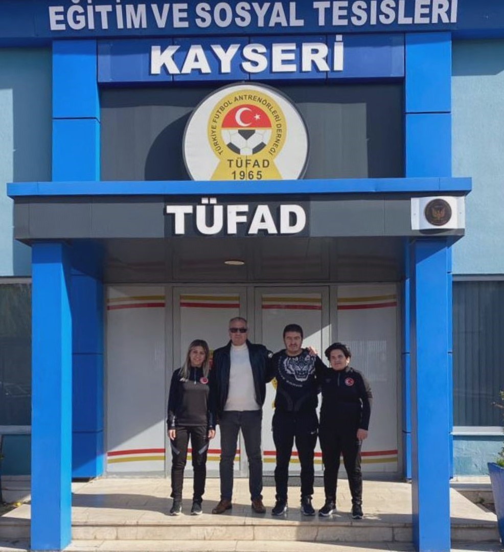 Milli futbolculardan TÜFAD’a ziyaret