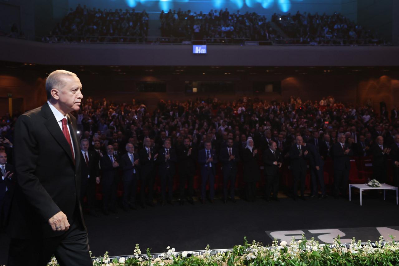 Cumhurbaşkanı Erdoğan: Onlar kendi haset çukurunda sürünsün!
