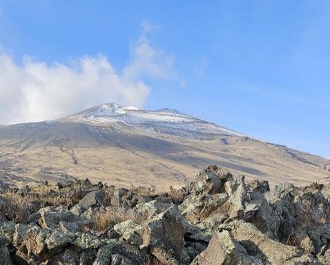 Dağcılar 3 bin rakımlı Tendürek Dağı’na tırmandı