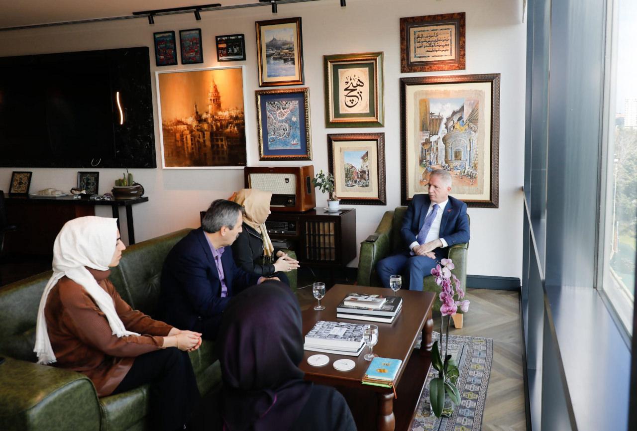 İstanbul Valisi Davut Gül'den ÜLKE TV Yönetim Kurulu Başkanı Çelik'e taziye ziyareti