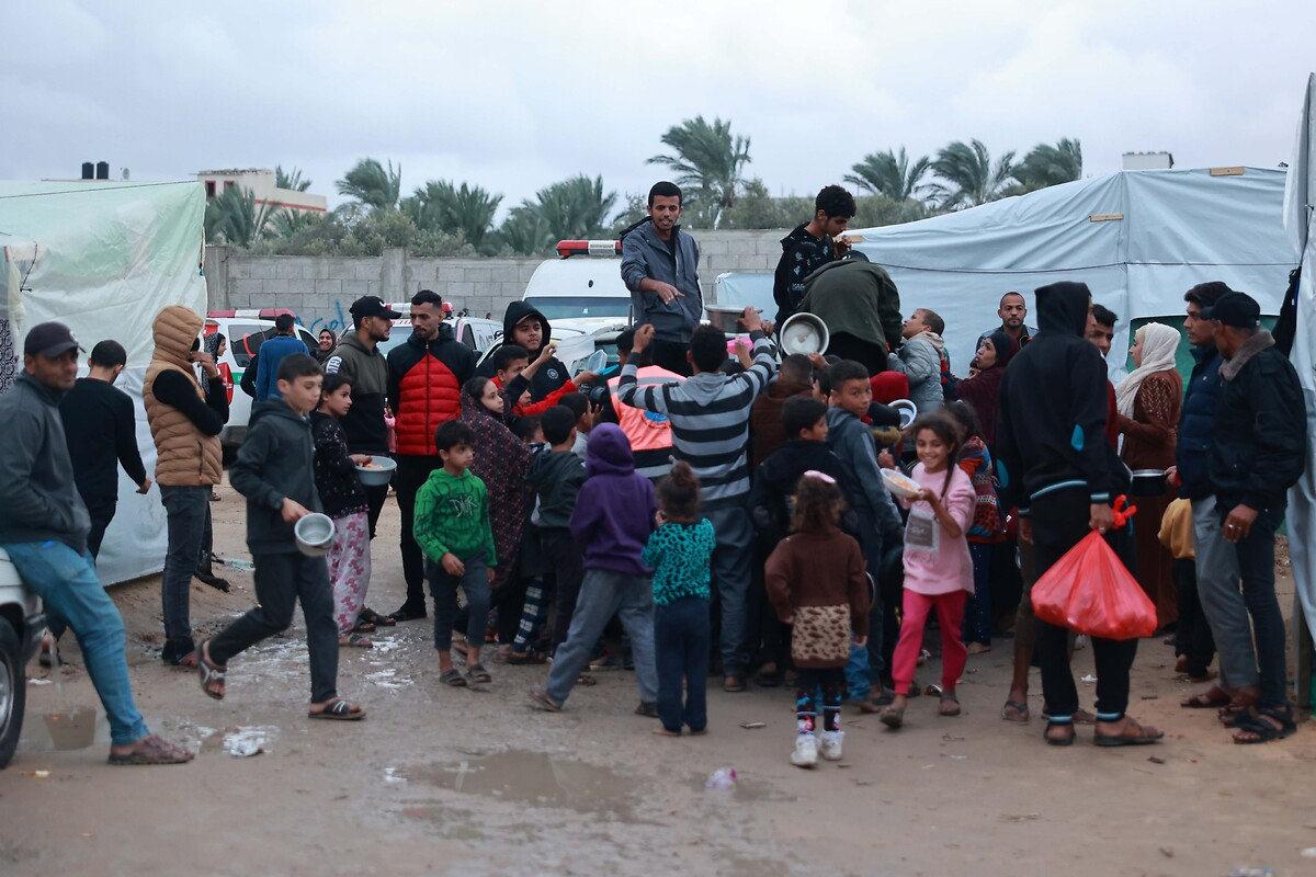 Gazze Şeridi'ne, pazartesi günü, insani yardım taşıyan 200 tır ulaştı