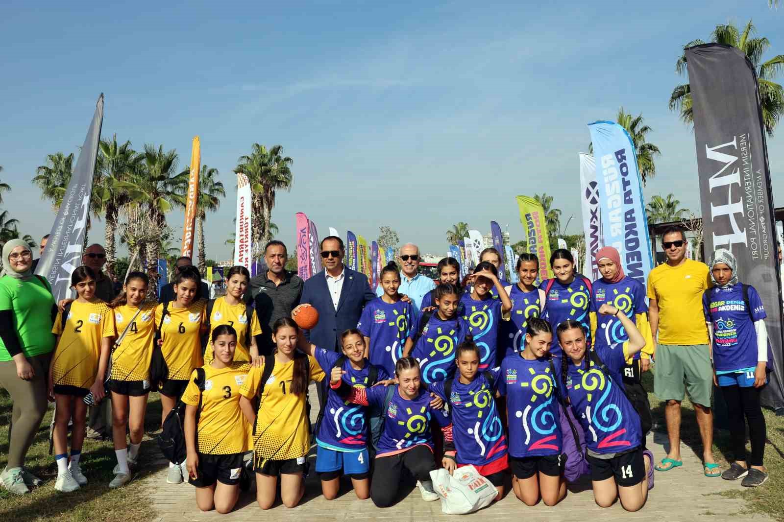 Mersin’de ilk kez düzenlenen ’Uluslararası Akdeniz Su Sporları Festivali’ coşkuyla başladı
