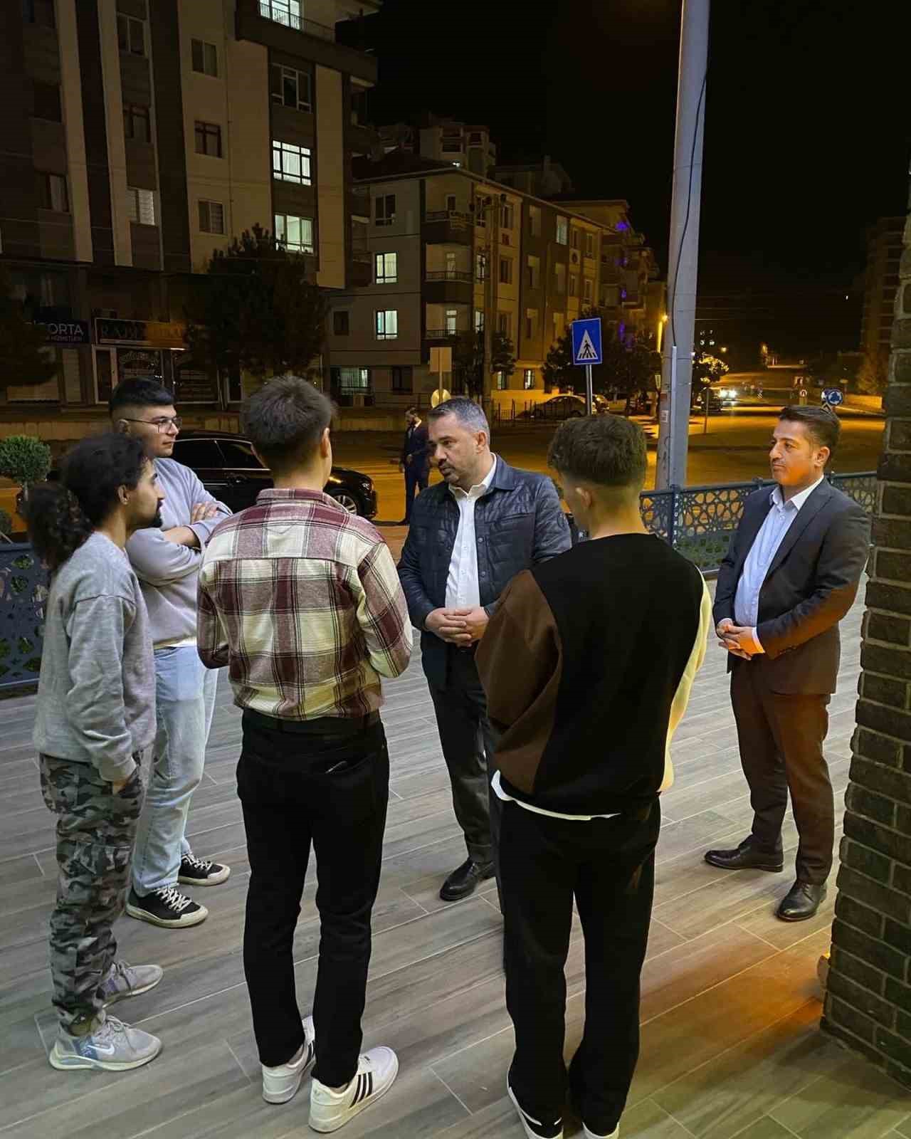 Pursaklar Belediye Başkanı Çetin’den ders çalışan öğrencilere ziyaret