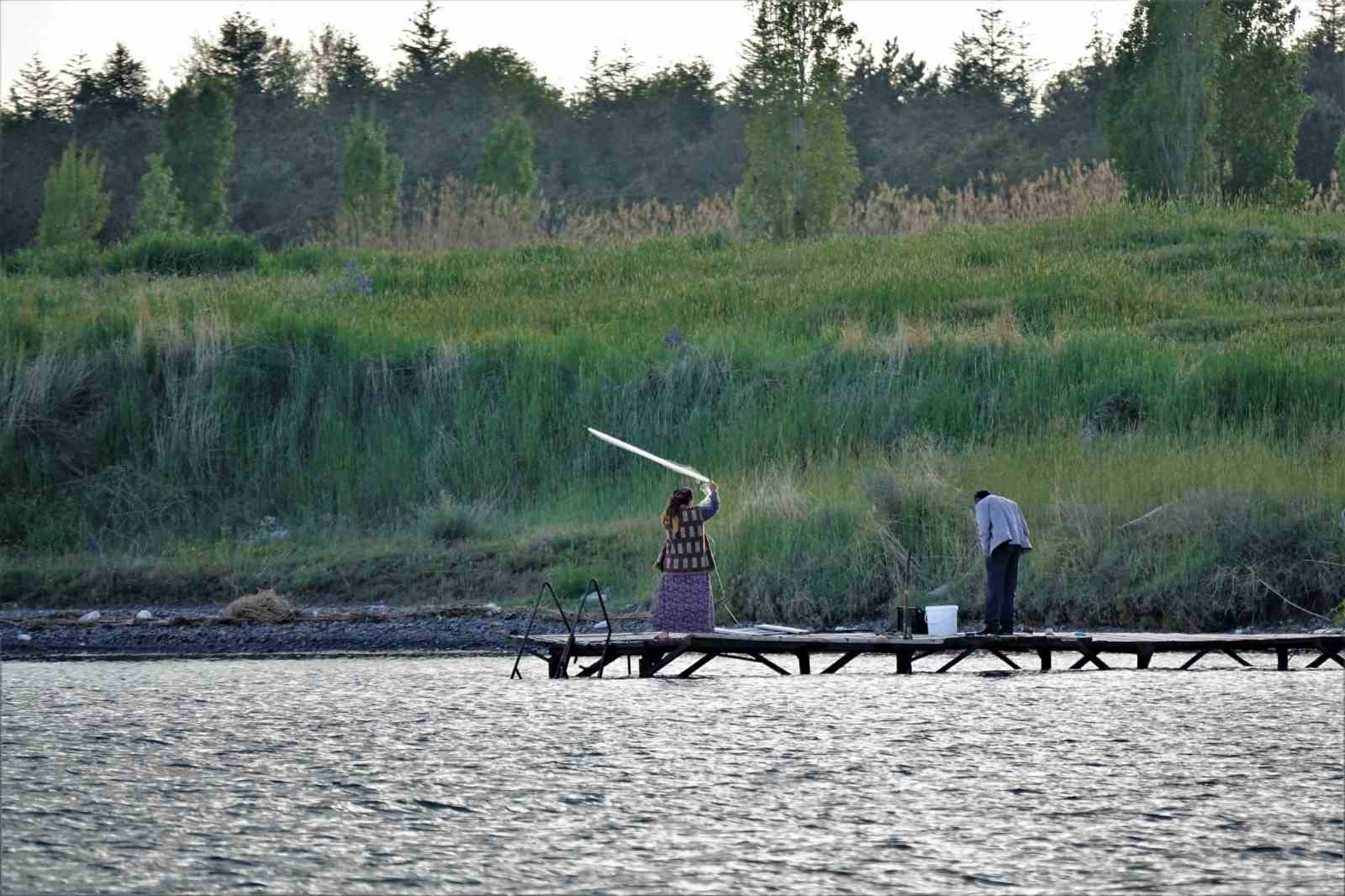 Suların çekildiği Van Gölü Erciş sahilleri fotoğrafçıları şaşırttı