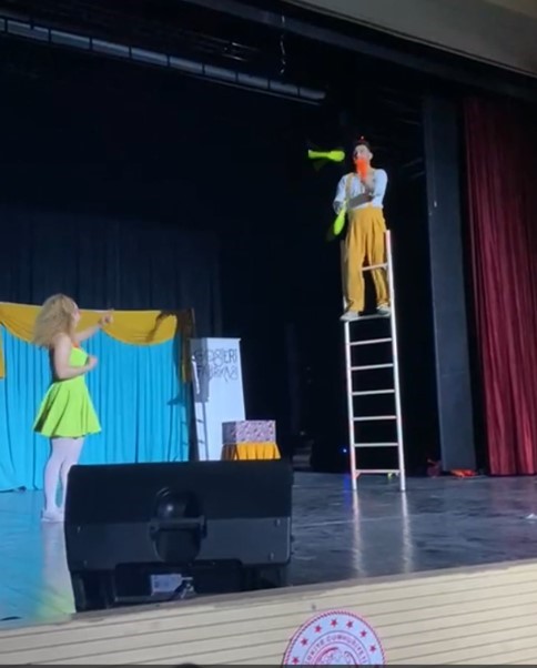 Erciş’te çocuklar için akrobasi gösterisi düzenlendi