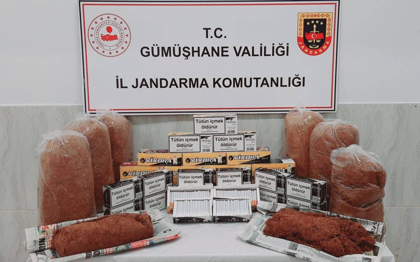 Gümüşhane’de jandarma ekiplerinin yaptığı operasyonda çok sayıda kaçak tütün ürünü ele geçirildi