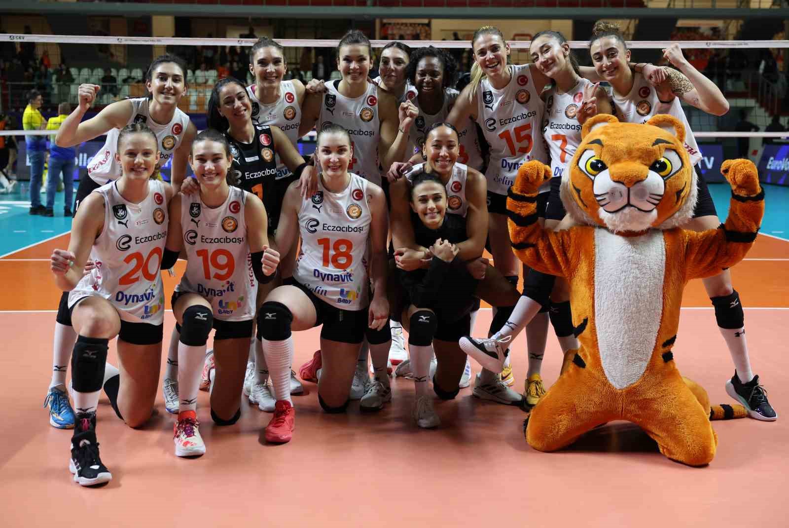 CEV Şampiyonlar Ligi: Eczacıbaşı Dynavit: 3 - Maritza Plovdiv: 0