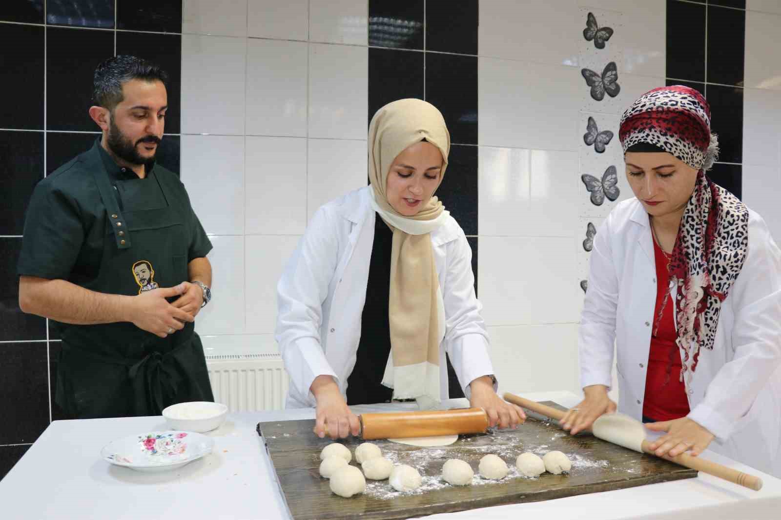 Kadın kursiyerlere uzman aşçılardan eğitim