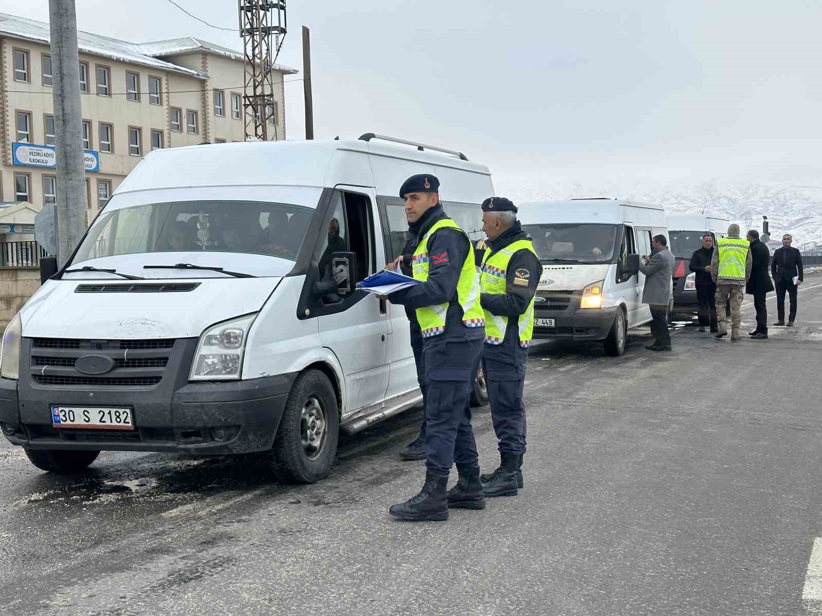 Yüksekova’da öğrenci servislerine sıkı denetim