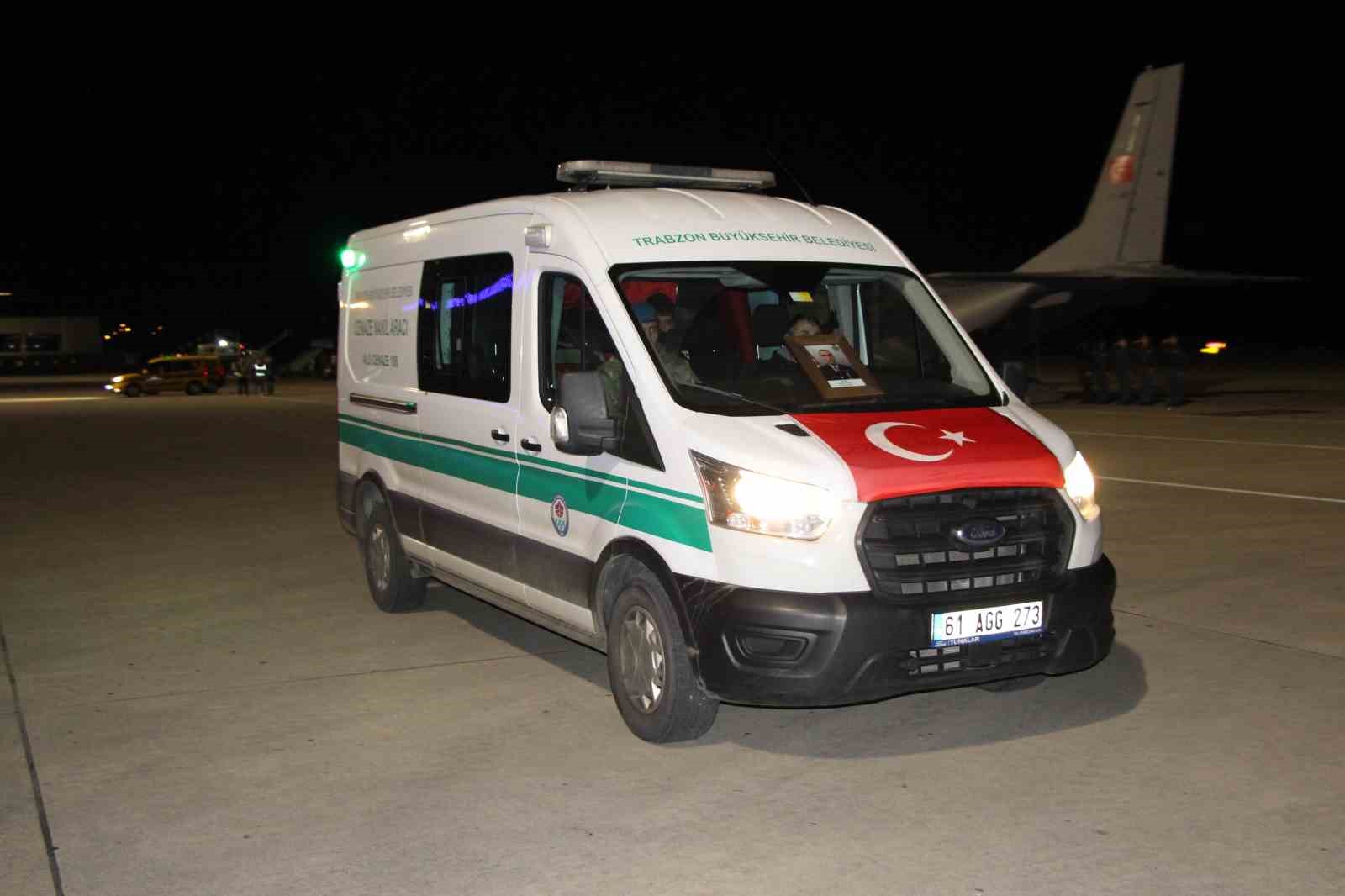 Gümüşhaneli şehidin cenazesi uçakla Trabzon’a getirildi