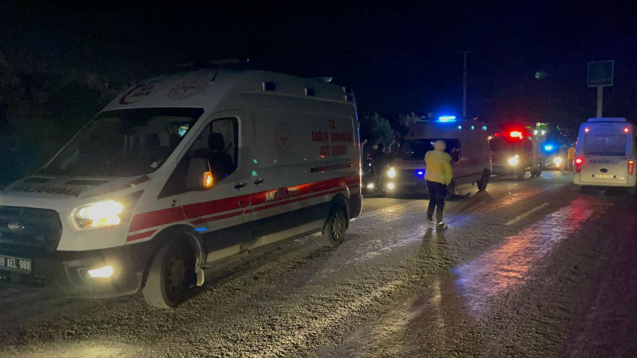 Aydın'da iki otomobil çarpıştı! Biri çocuk, 7 yaralı