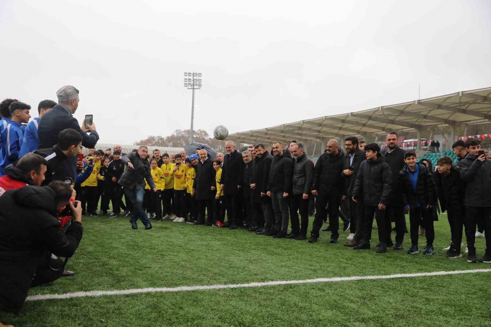 Gençlik ve Spor Bakanı Bak, Ömerli Sporcu Kamp ve Eğitim Merkezi’nin açılışını yaptı