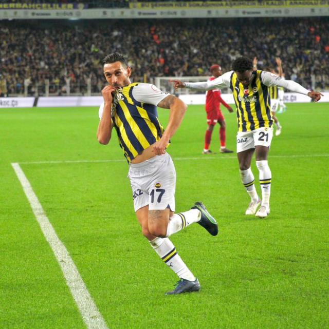 Kanarya'dan farklı tarife! Fenerbahçe, Sivasspor'u 4-1 yendi