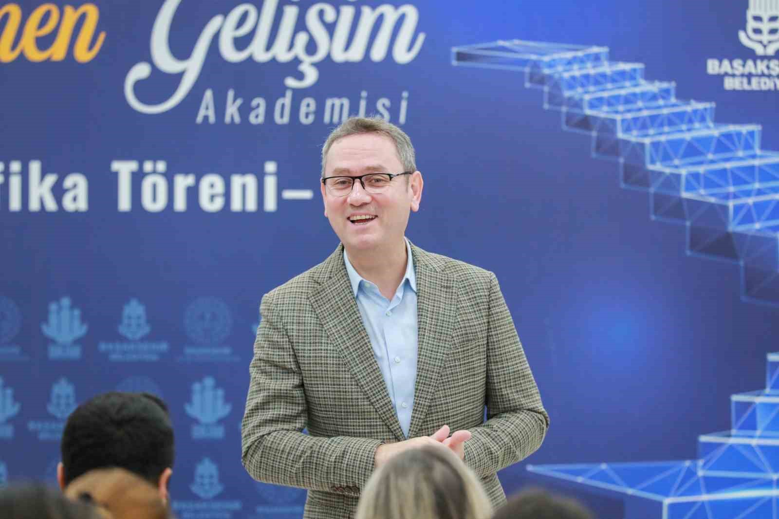 Başakşehir Belediyesi öğretmenlerin gelişimine katkı sağlıyor