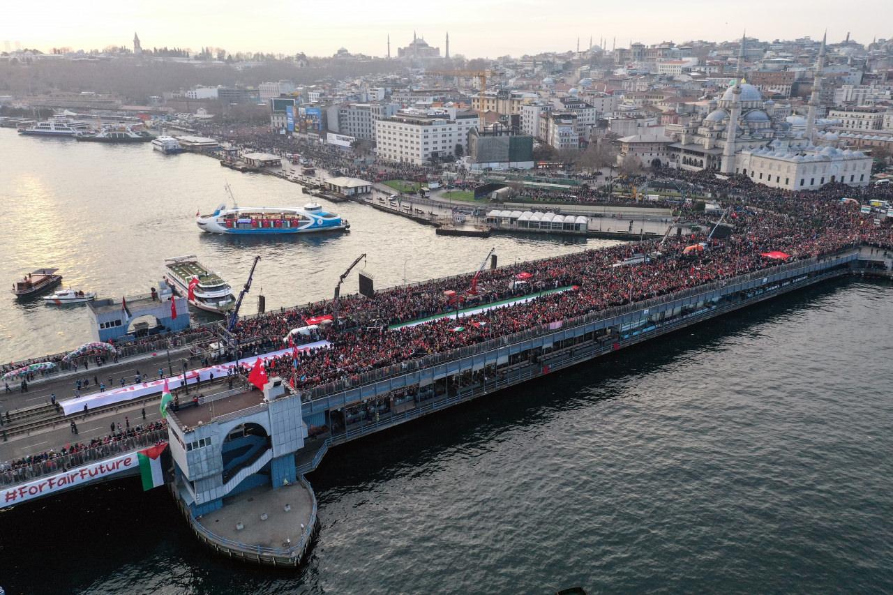 Milli İradenin adresi Galata: İstanbul'da tarihi yürüyüş başladı!