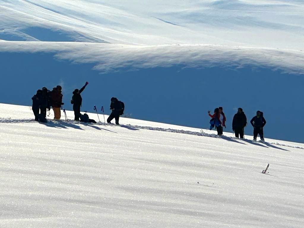 Dağcılardan 2 bin 800 rakımlı dağa zorlu tırmanış