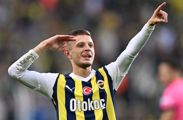 Kadıköy'de Dzeko'nun gecesi! Fenerbahçe Konyaspor'u 7-1 yendi