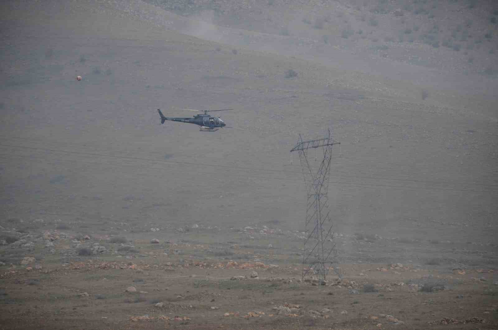 Kesintisiz enerji için helikopterle bakım onarım yapılıyor