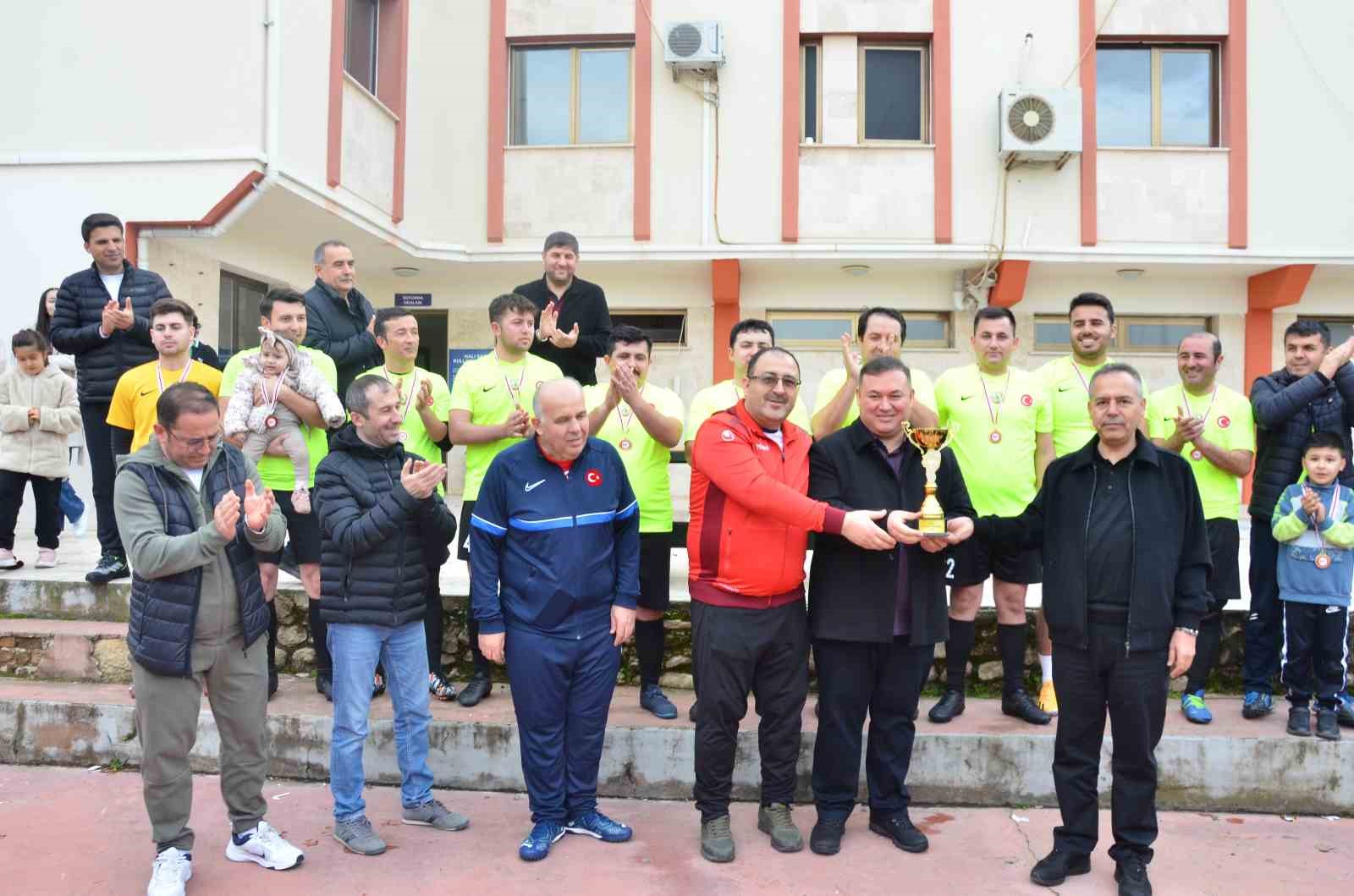 Tarım ve orman personeli 100. Yıl Futbol Turnuvasında boy gösterdi