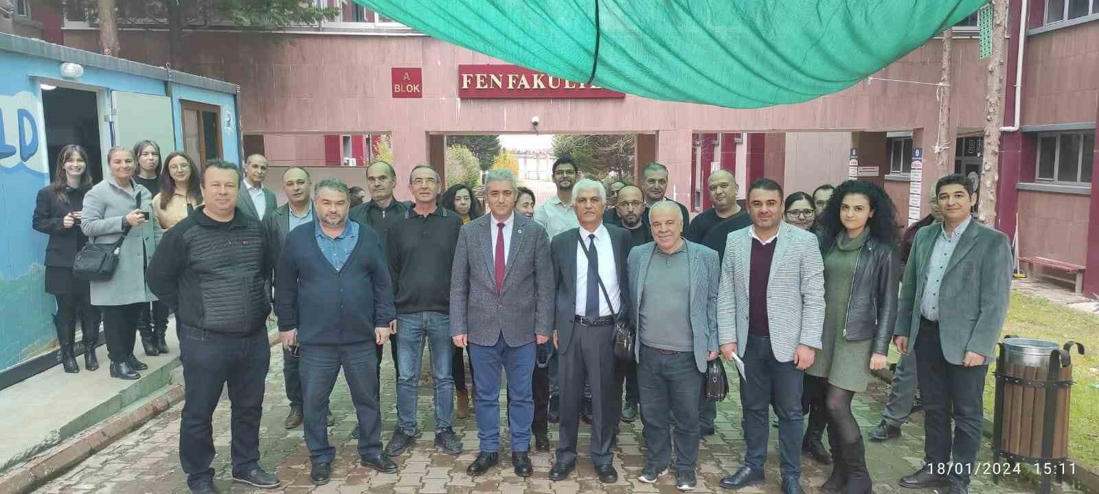 Fen Fakültesi ilk emekli öğretim üyesi için tören düzenledi