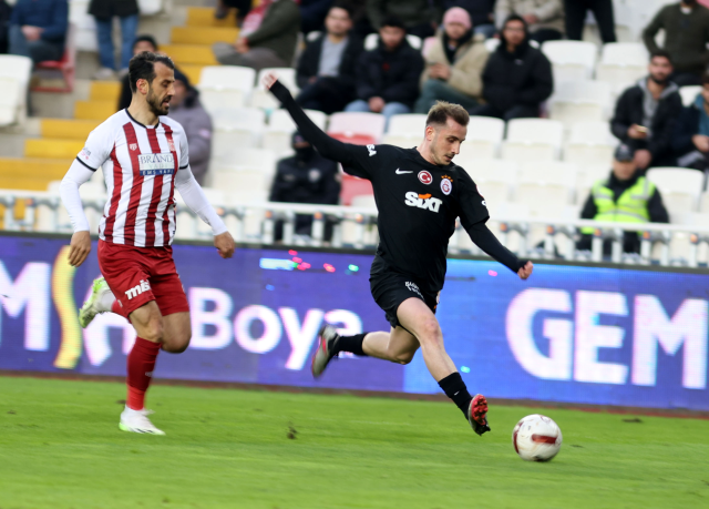 Aslan 1 puana razı oldu! Galatasaray deplasmanda Sivasspor ile 1-1 berabere kaldı
