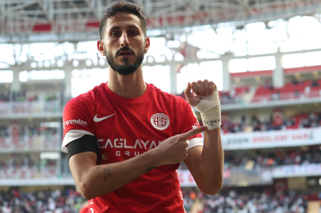 Bakan Yerlikaya: Antalyaspor'un İsrailli futbolcusu Jehezkel, ülkemizden ayrıldı