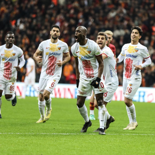 Aslan'dan kritik galibiyet! Galatasaray Kayserispor'u 2-1 yendi