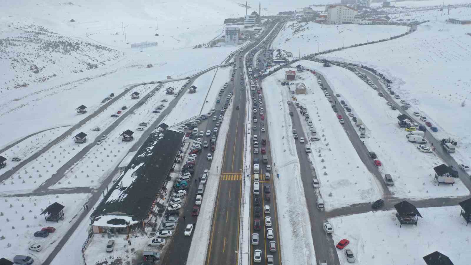 Erciyes hafta sonu 123 bin kişiyi ağırladı