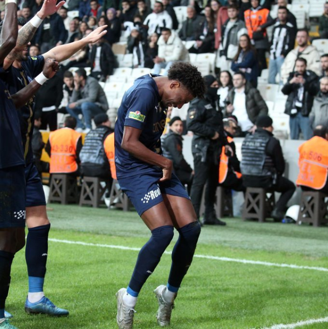 Kara Kartal ağır yaralı! Beşiktaş sahasında Kasımpaşa'ya 3-1 yenildi