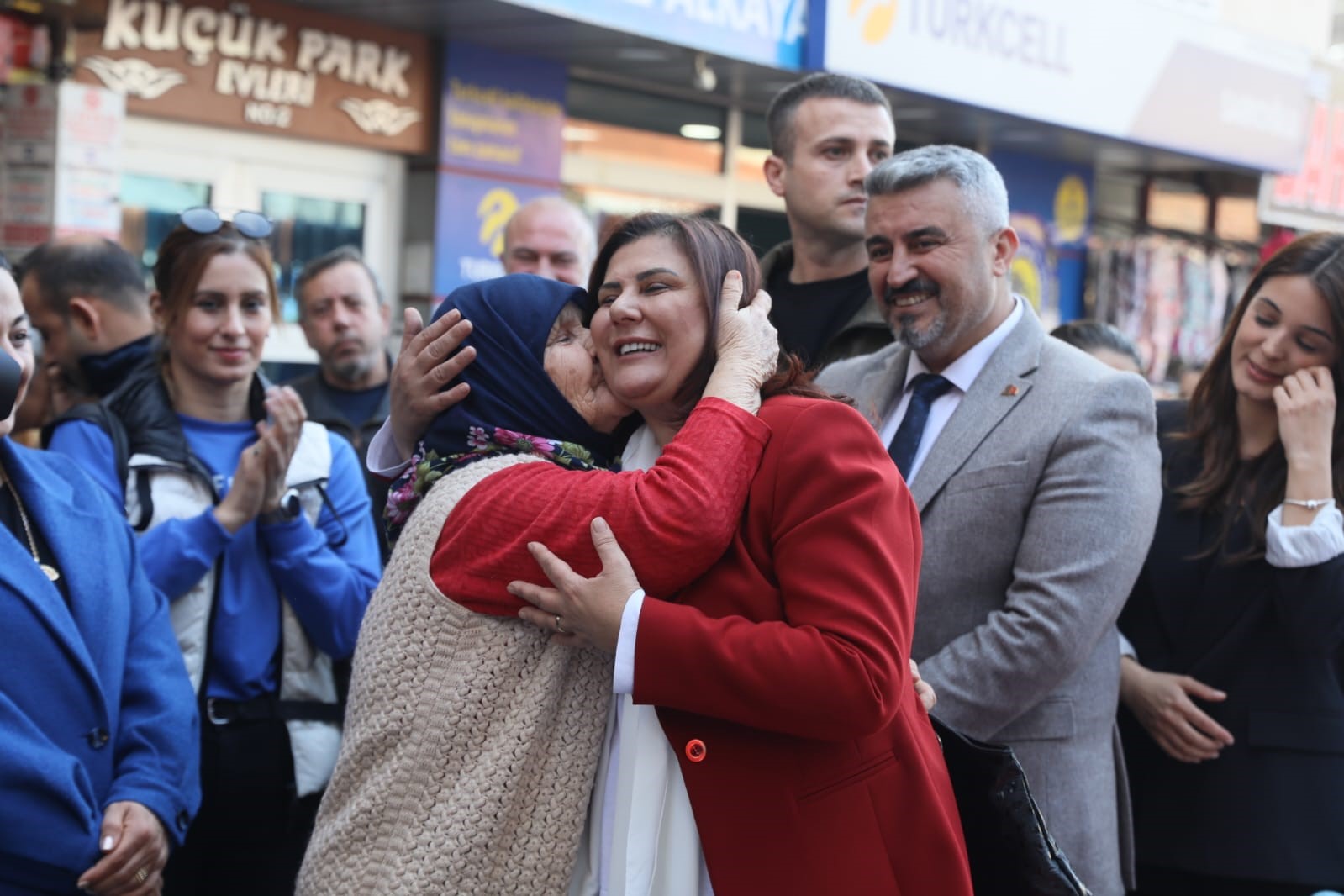Başkan Çerçioğlu İncirliova’da vatandaşlarla buluştu