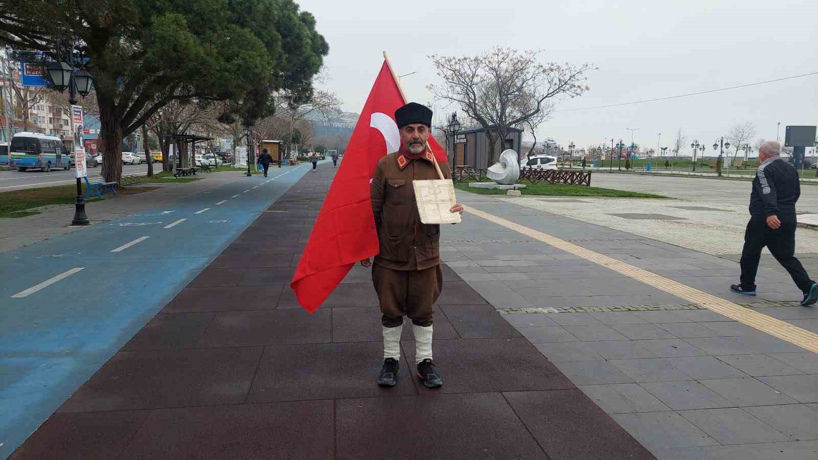 6 yıldır Türk bayrağıyla Çanakkale’ye yürüyor