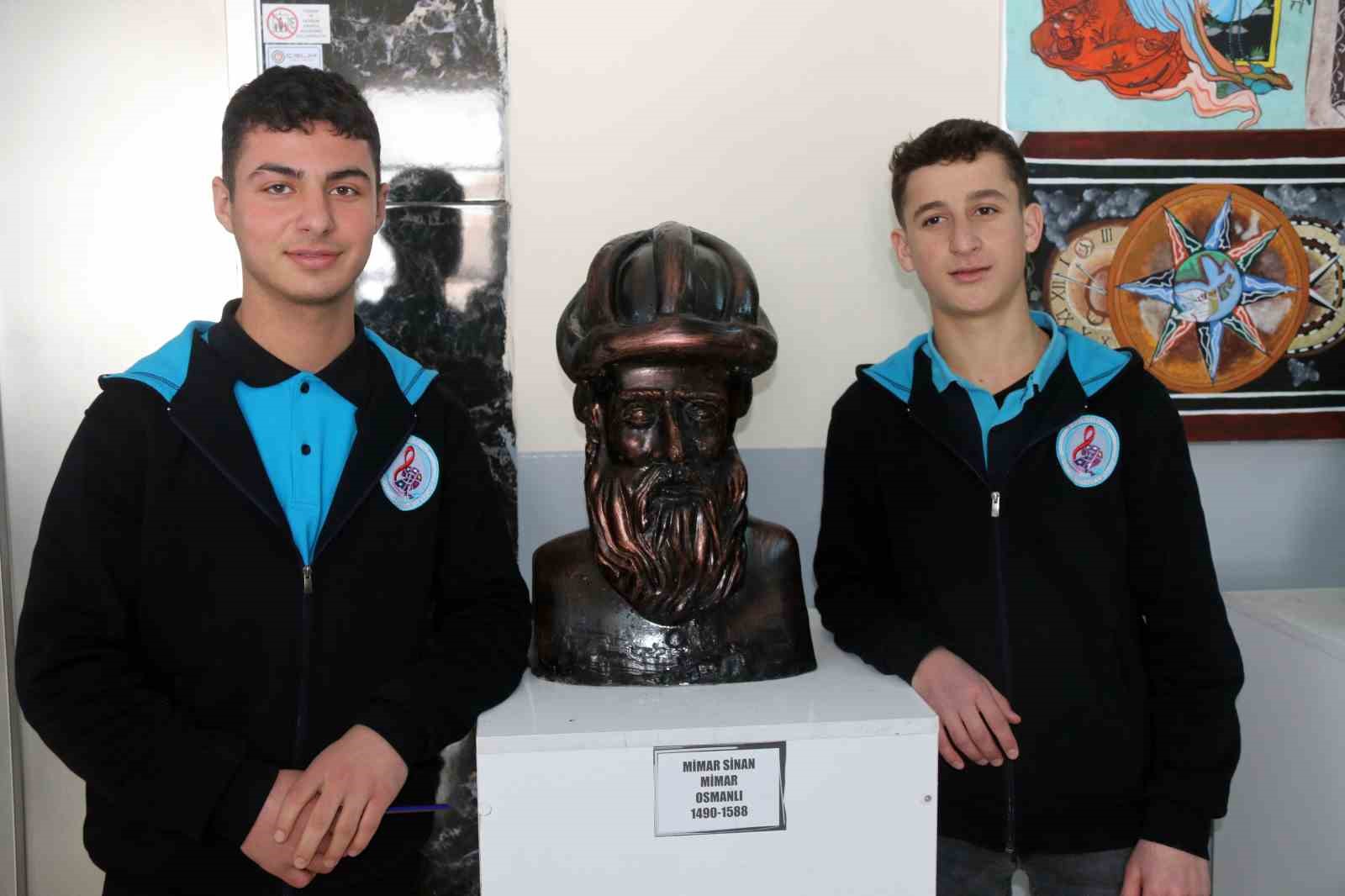 Bitlis’te geleceğin heykeltıraşları yetişiyor