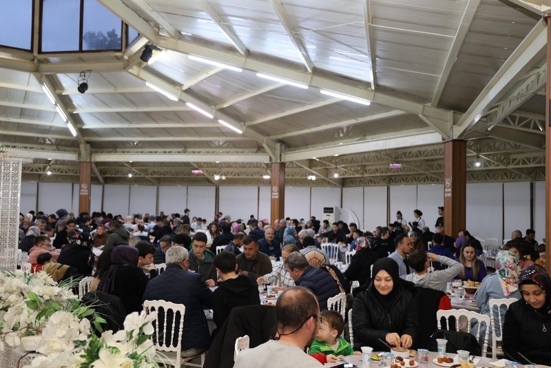 Gediz belediye personeli iftar yemeğinde bir araya geldi