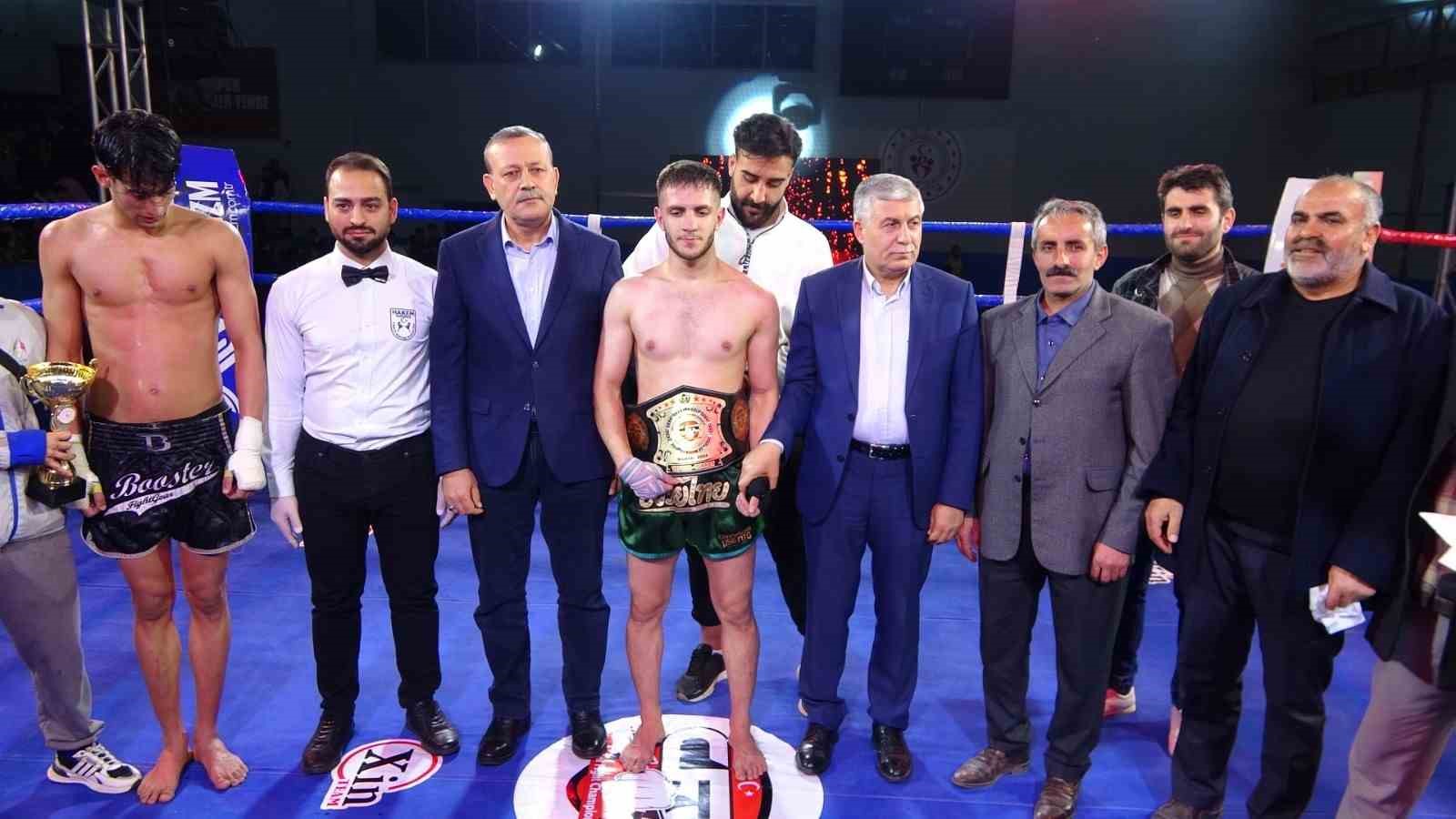 Tatvan’da Türkiye-İran Muaythai gecesi düzenlendi