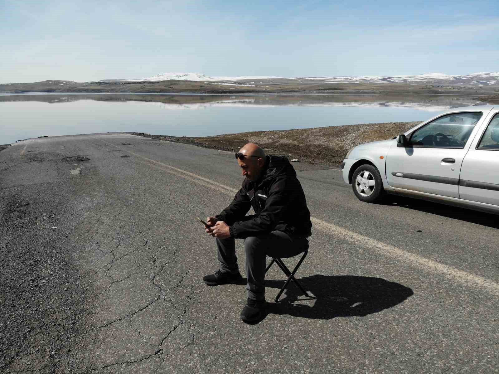 Kars Baraj Gölü’nün buzları çözüldü