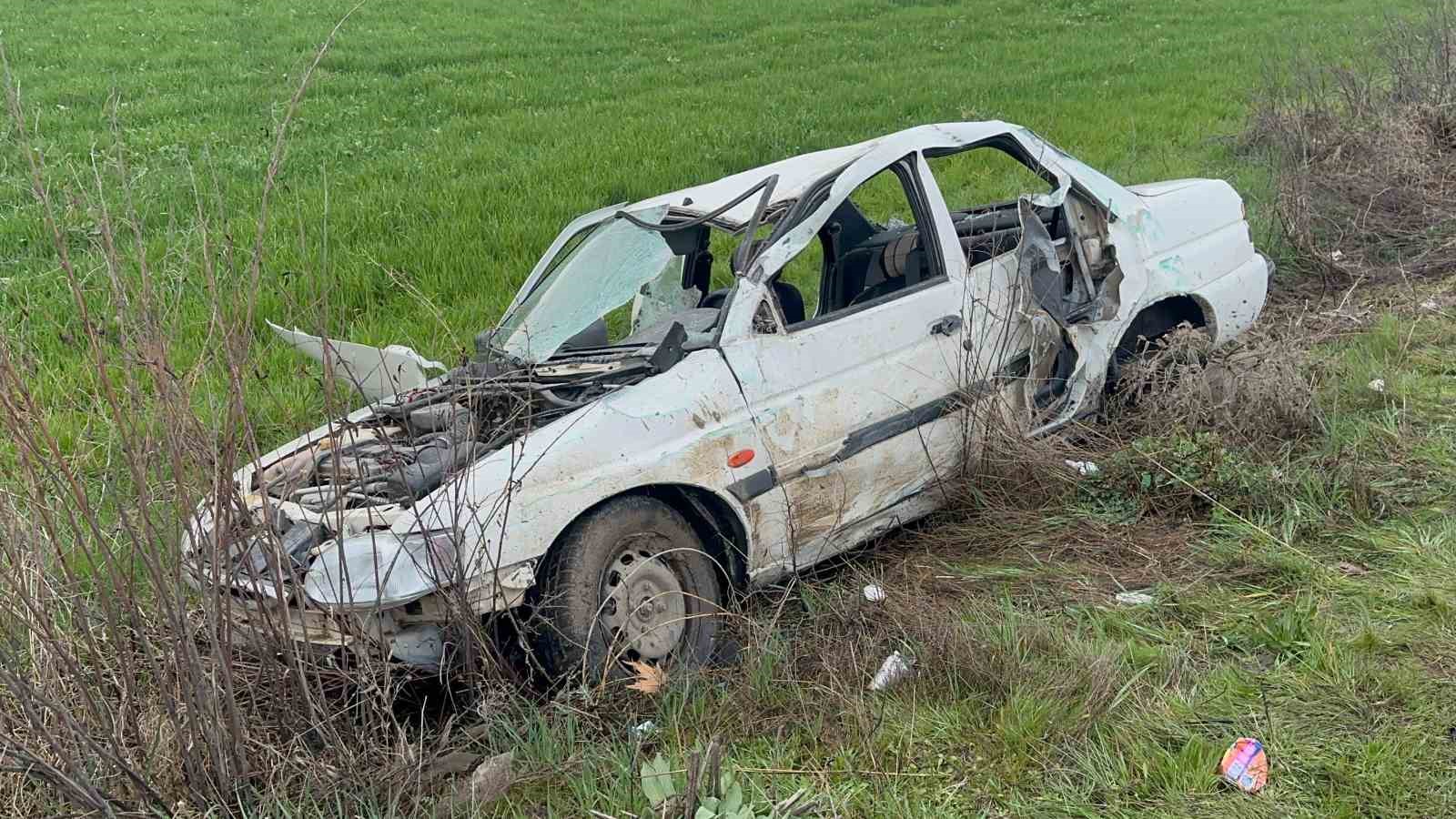 Hurdaya dönen araçtan sağ çıktı