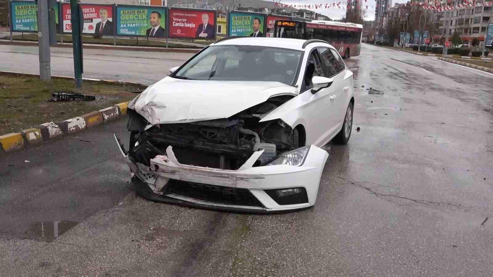 Elazığ’da trafik kazası: 4 yaralı