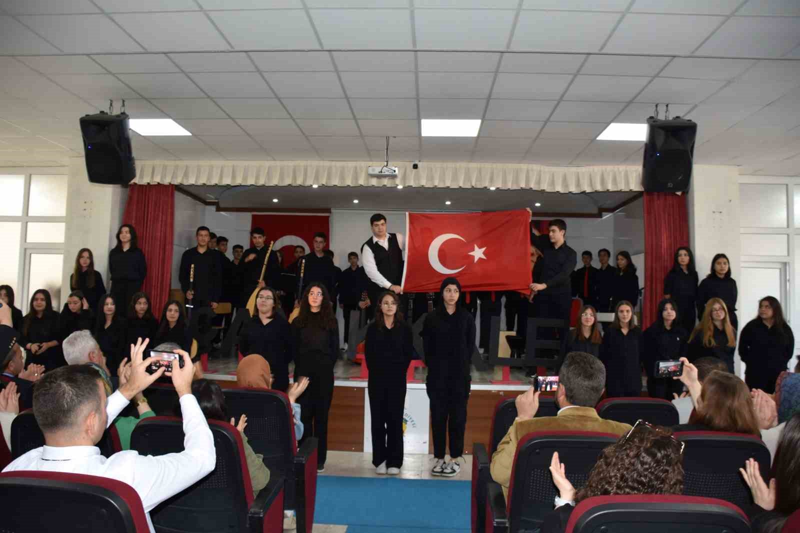 DOSTEK Koleji’nden Çanakkale Zaferi’nin 109’uncu yılına yakışır gösteri